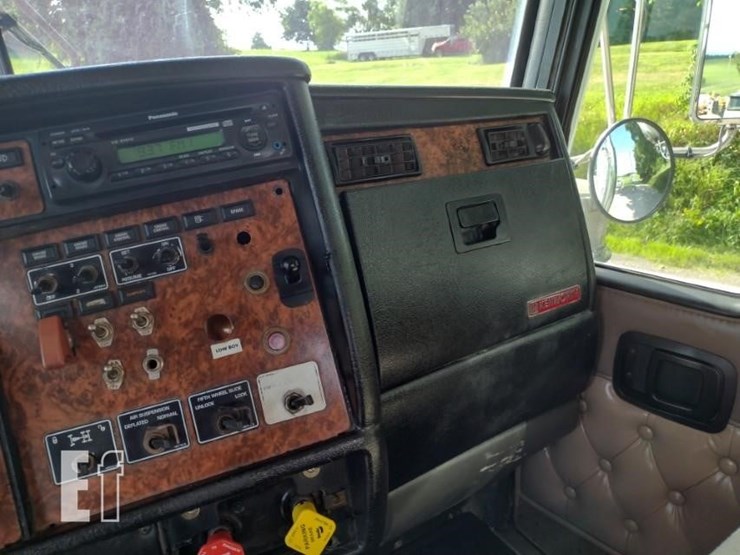 2006-kenworth-w900-image-9