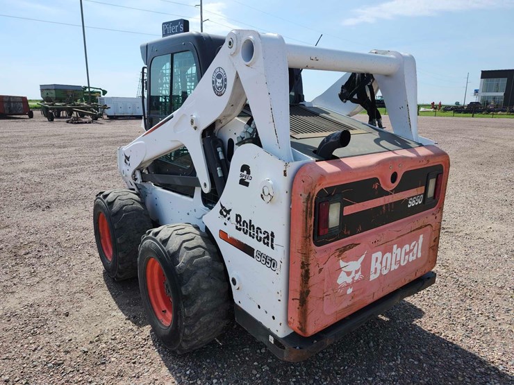 2016-bobcat-s650-image-4