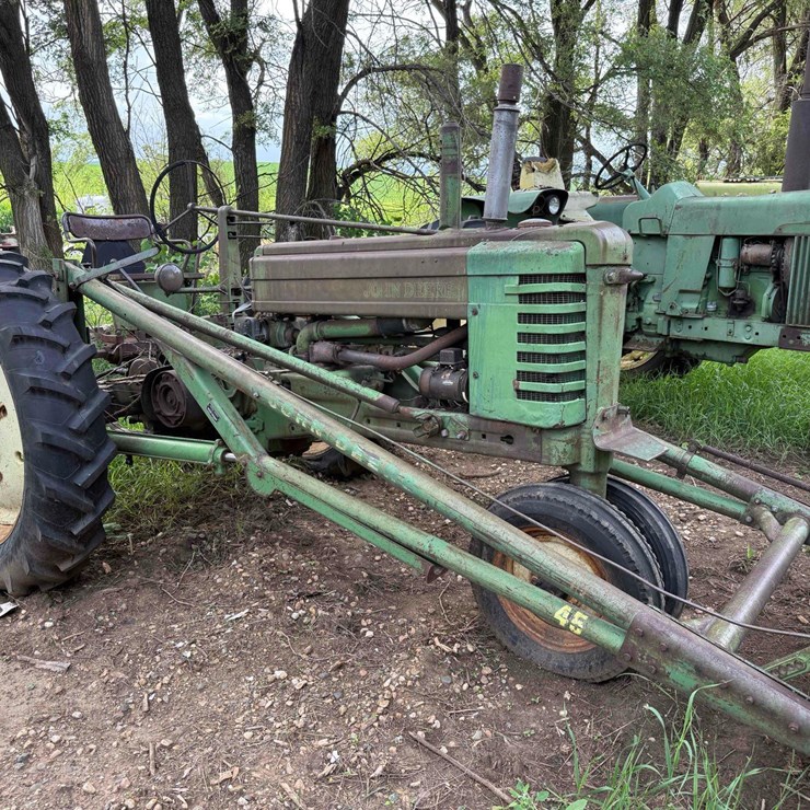 JOHN DEERE MODEL B