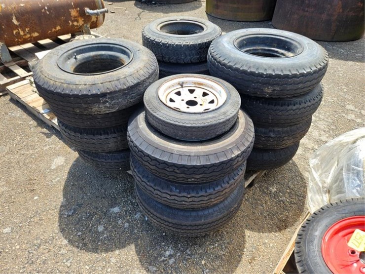 #2576-•-pallet-of-trailer-tires-image-3
