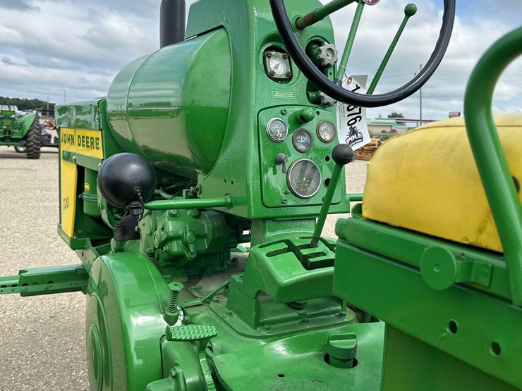 john-deere-720-image-9