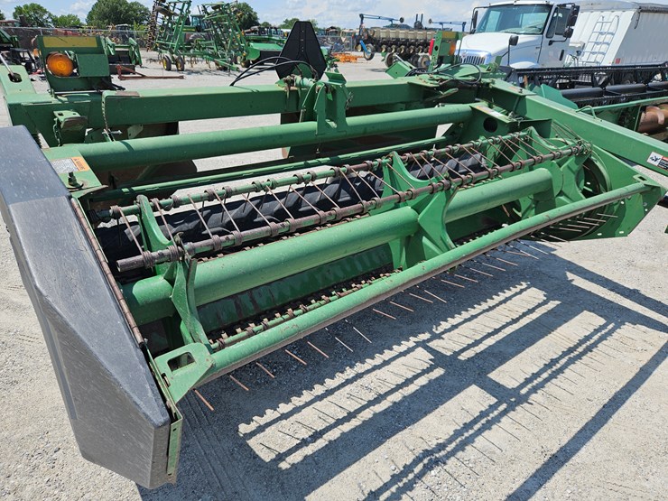 1999-john-deere-820-image-3