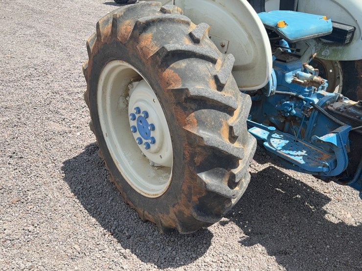 ford-2910-image-6