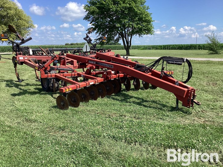case-ih-730b-ecolo-tiger-7-shank-ripper-image-3