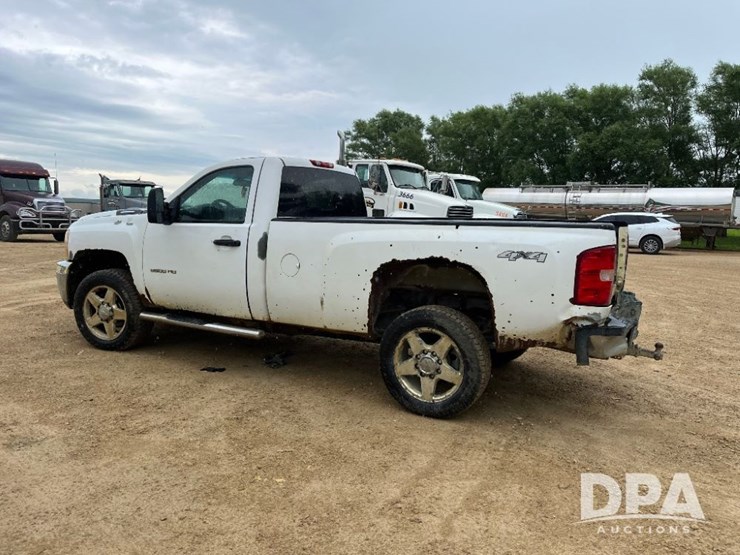 2011-chevrolet-silverado-2500-image-15