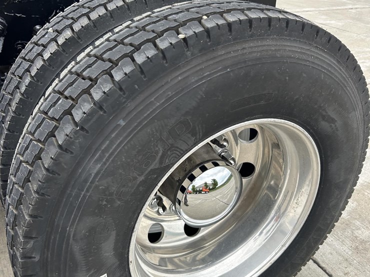 2019-kenworth-t800-image-31