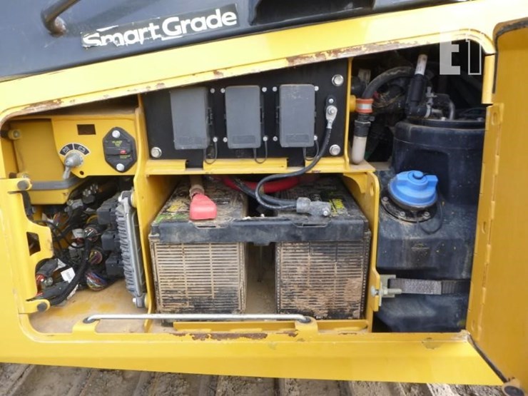 2021-deere-650k-lgp-image-45