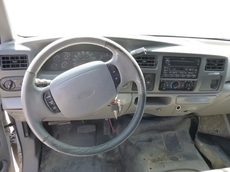 2000-ford-excursion-image-11