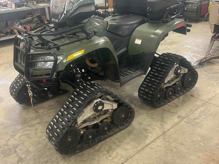 2009-arctic-cat-700-image-1