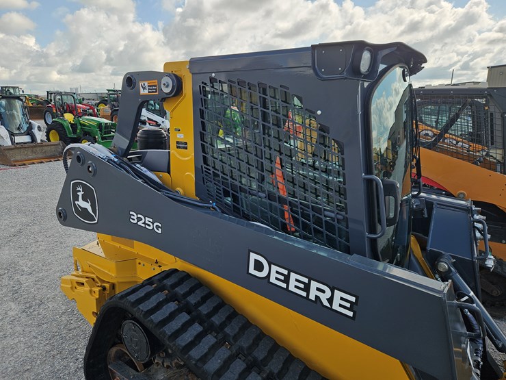 2022-deere-325g-image-13