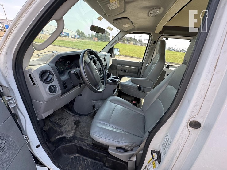 2012-ford-e250-image-10
