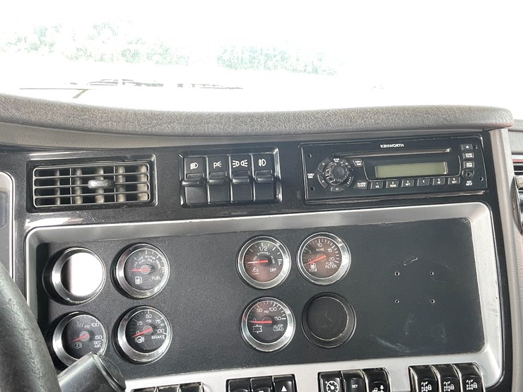 2012-kenworth-t800-image-74