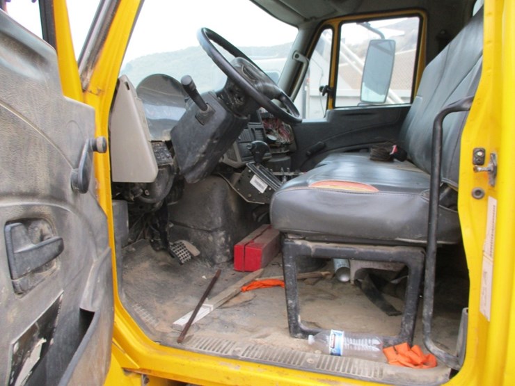 2013-international-durastar-4300-image-17