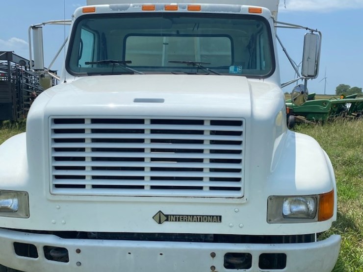 2001-international-4700-image-2