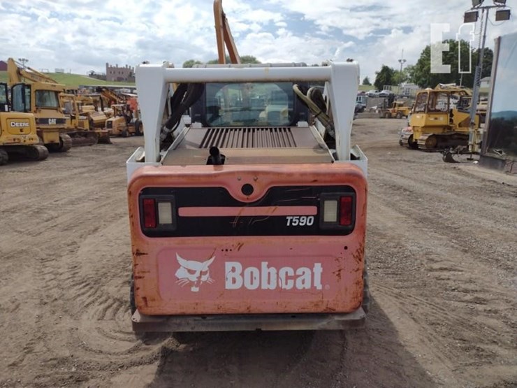2014-bobcat-t590-image-4