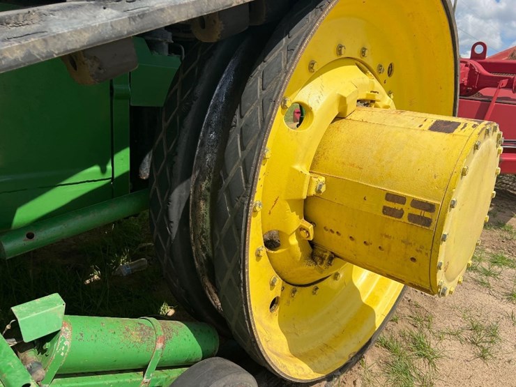 john-deere-8410t-image-23