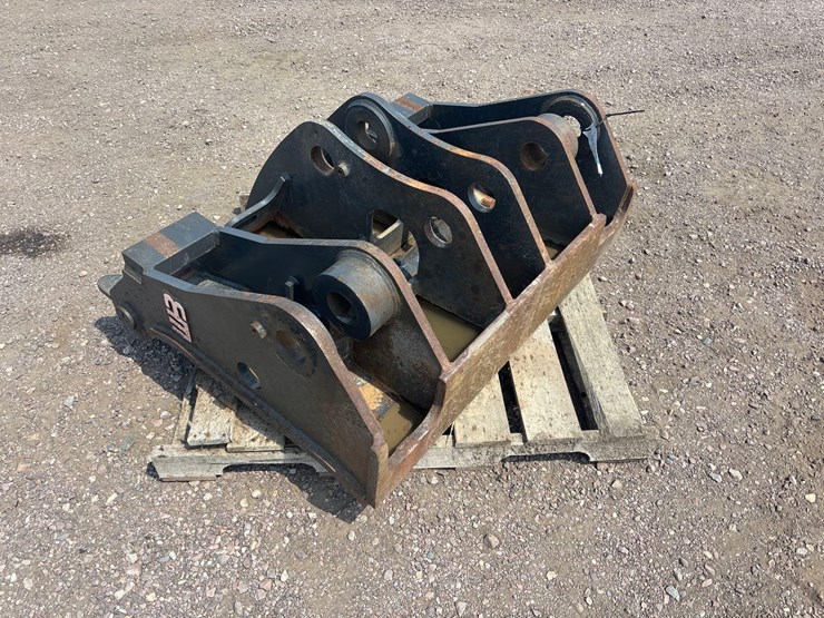 2022-werk-brau-wheel-loader-quick-attach-image-4