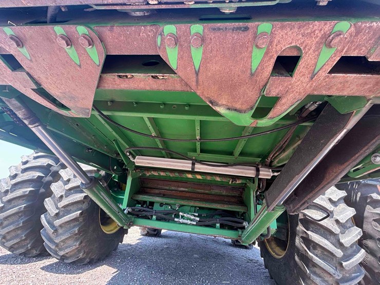 2013-john-deere-s680-image-46