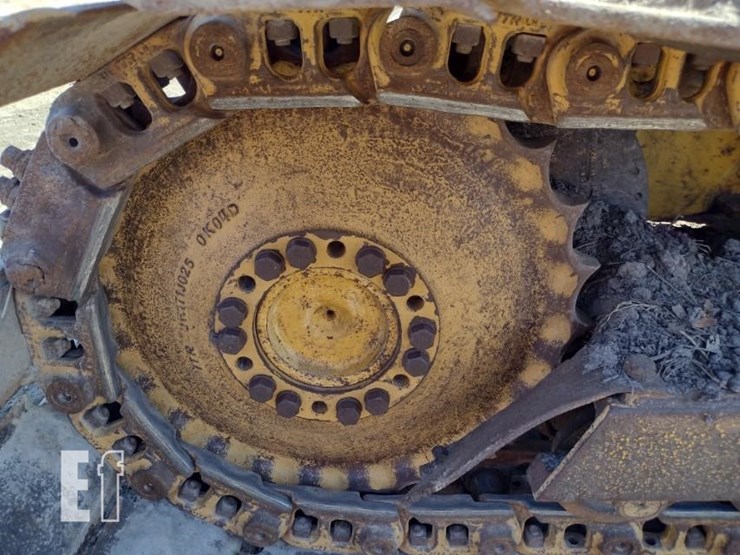 2004-deere-650h-image-30