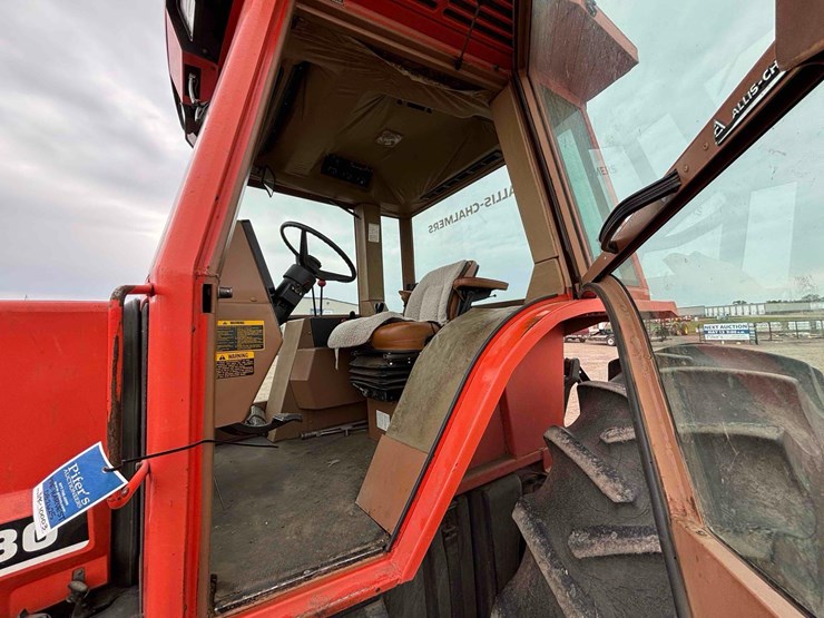 1982-allis-chalmers-8030-tractor-image-17