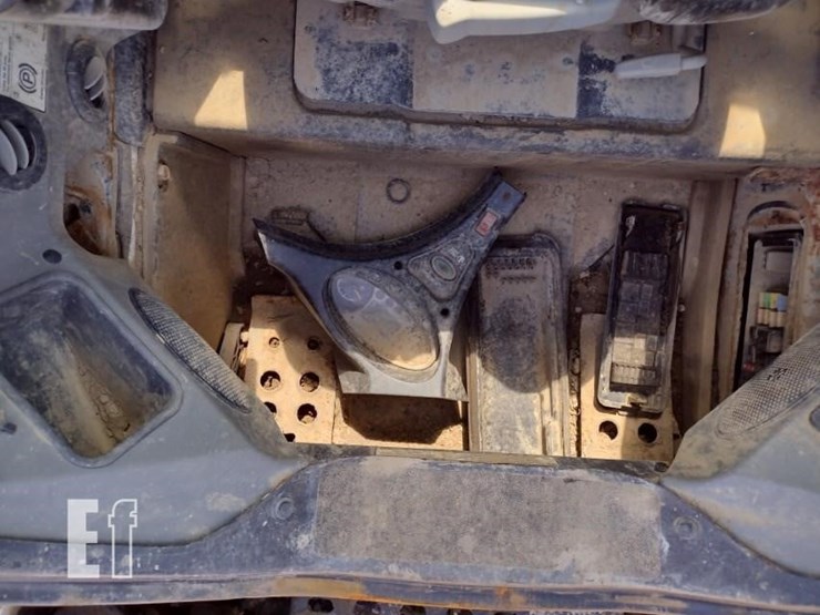2019-bobcat-t595-image-12