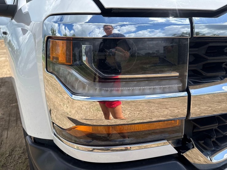2018-chevrolet-silverado-image-17