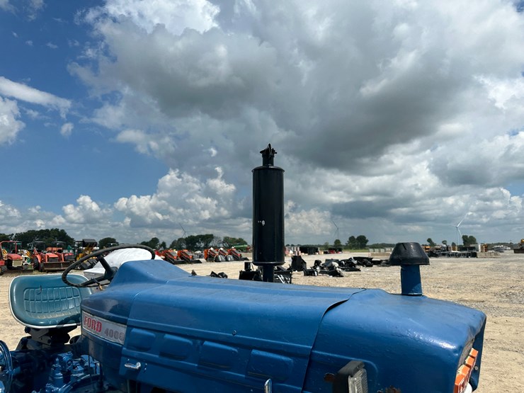 ford-4000-image-27