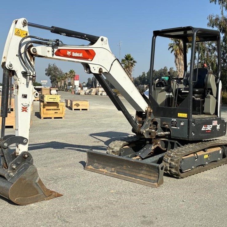 2023 BOBCAT E32i
