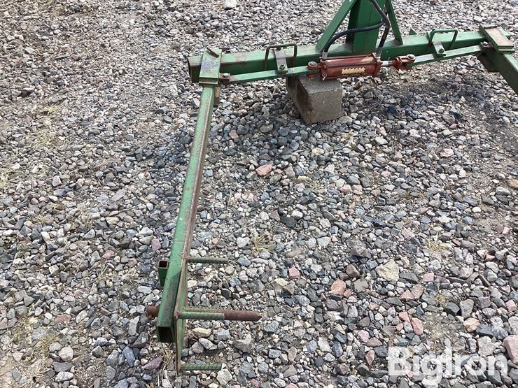 3-pt-round-bale-unroller-image-16