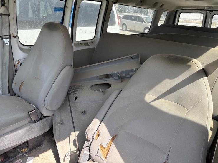 2006-ford-e350-image-12