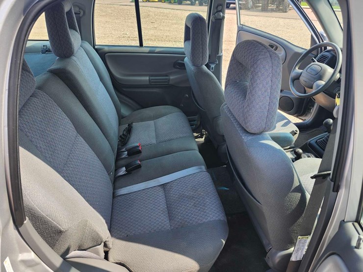 2003-chevrolet-tracker-image-20