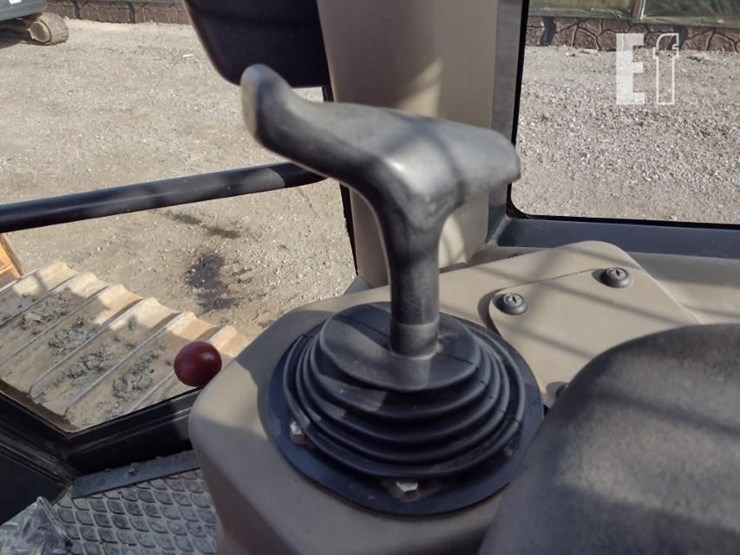 2012-case-850l-xlt-image-9