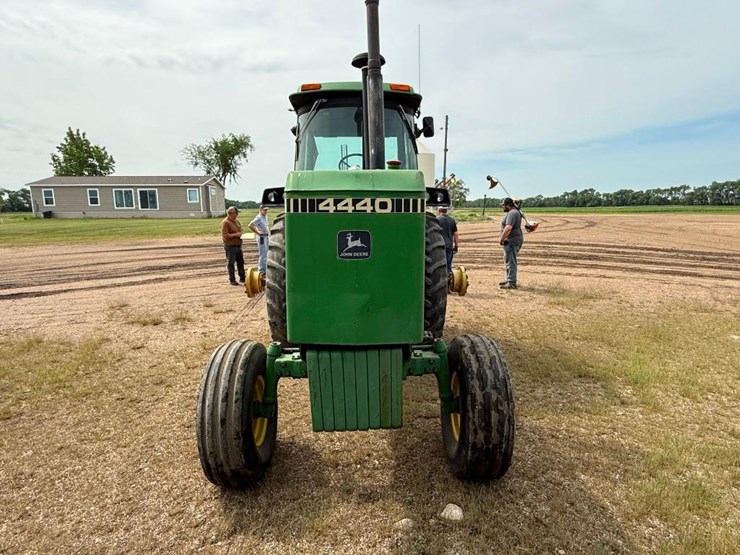 john-deere-4440-image-7