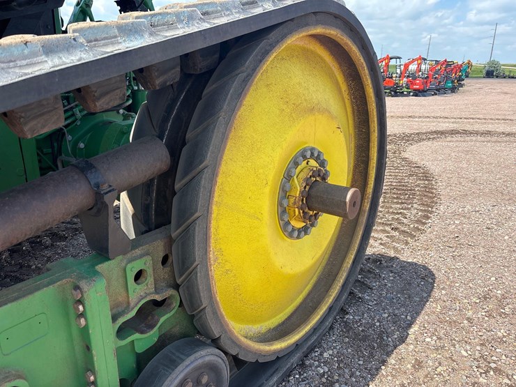2012-john-deere-8335rt-image-11