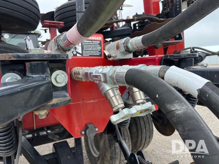 2016-caseih-940-nh3-tool-bar-(jn2532,-unit-561)-image-34