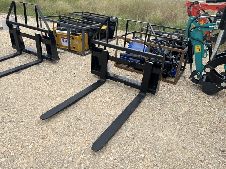 mower-king-ss-pallet-forks-image-2