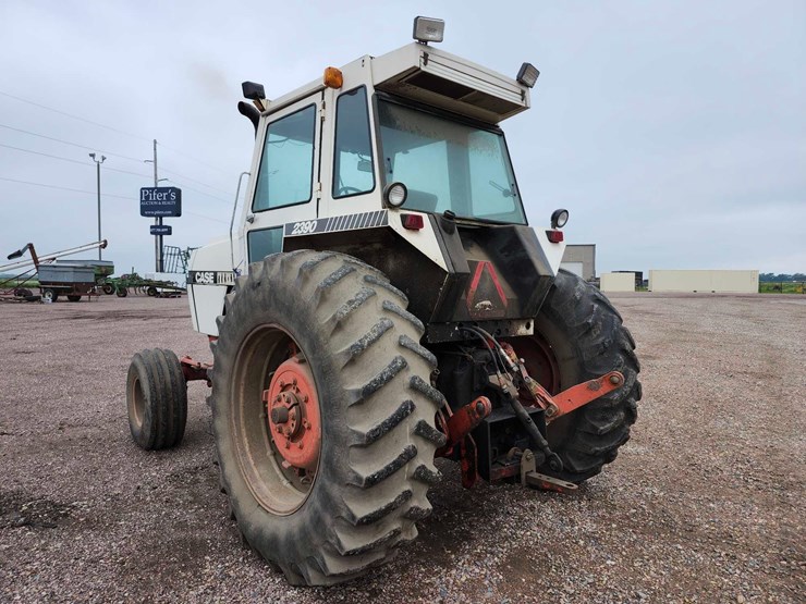 1979-case-2390-tractor-image-4
