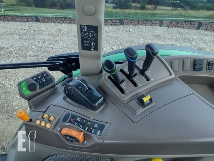 2017-john-deere-5100r-image-12