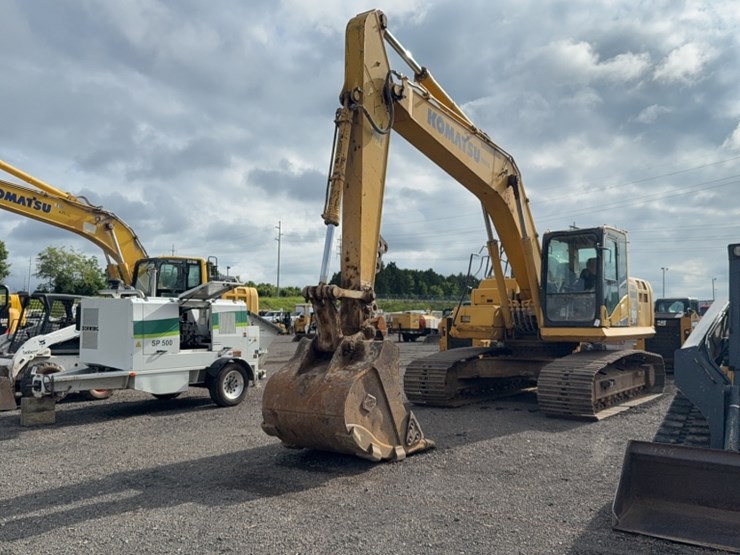 komatsu-pc210-lc-11-image-1