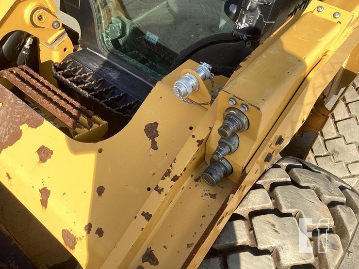 2021-caterpillar-262d3-image-12