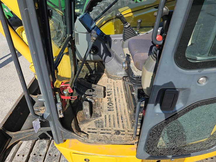 2017-komatsu-pc88mr-10-image-10