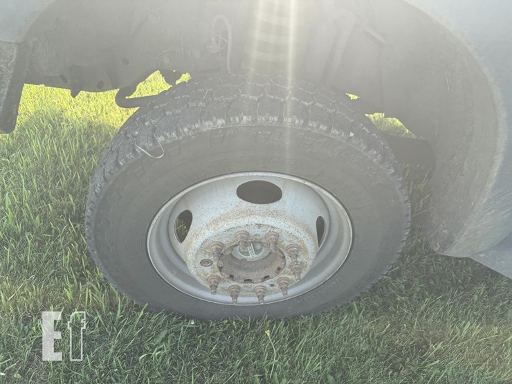 2013-ford-f550-image-9