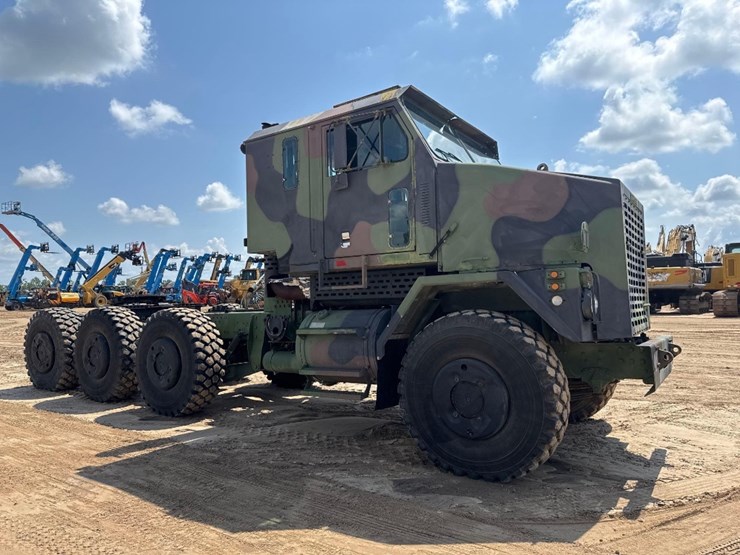 2000-oshkosh-m1070-image-4