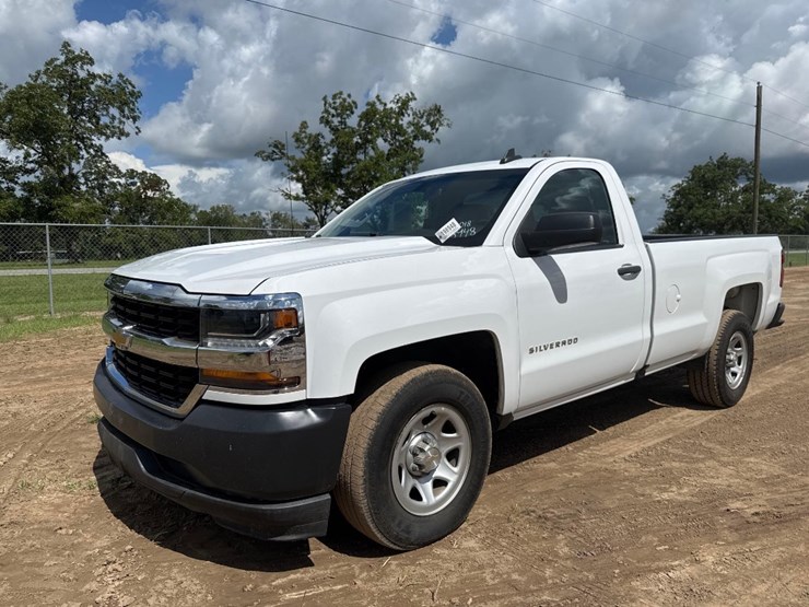 2018-chevrolet-silverado-image-2