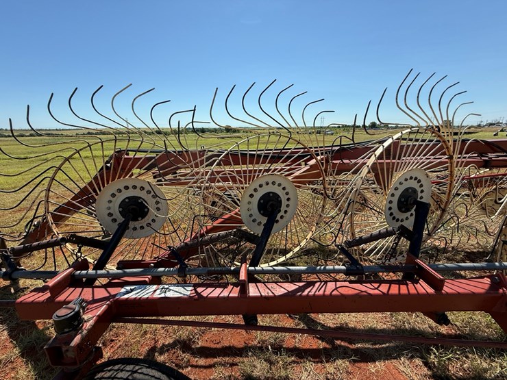 hesston-3983-image-15