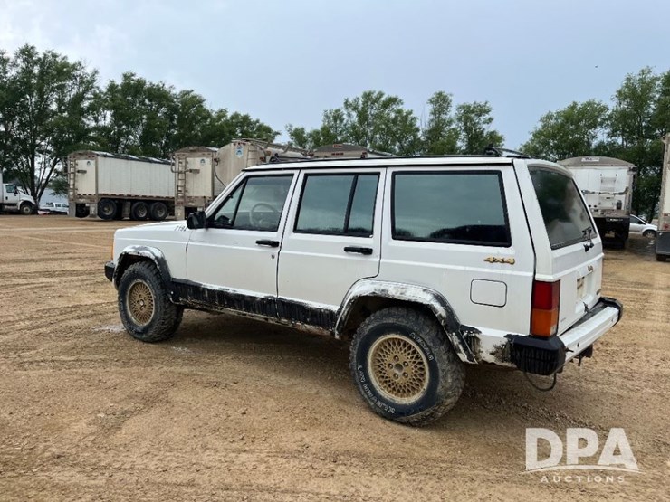 1990-jeep-cherokee-limited-image-16