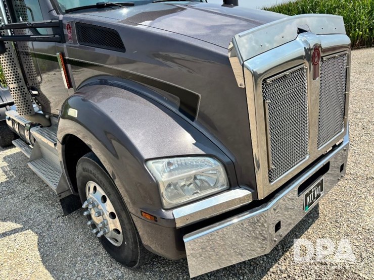 2016-kenworth-t880-image-56