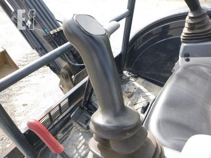 2022-deere-26g-image-10