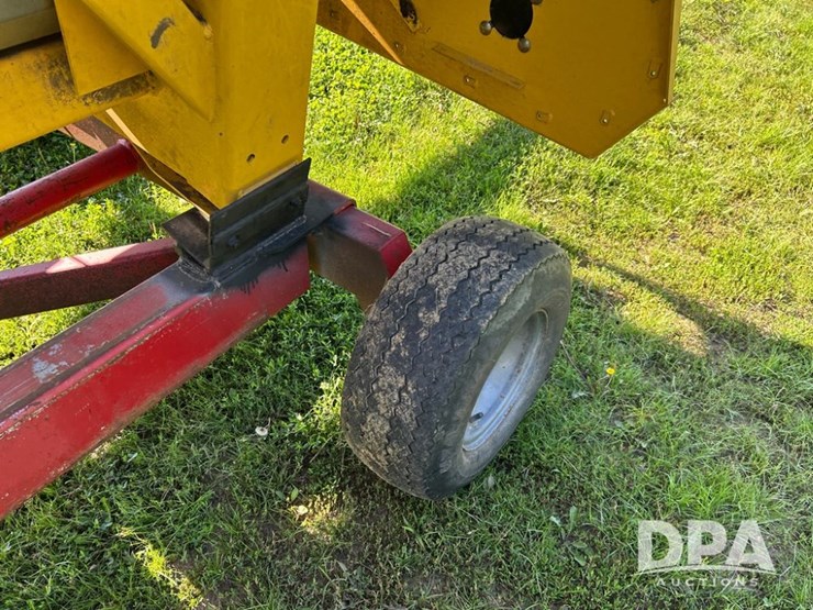 2009-new-holland-98d-image-24