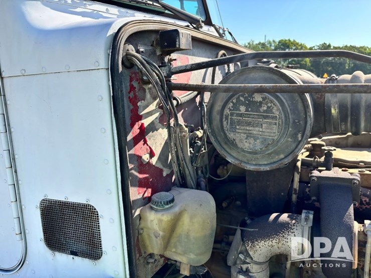1987-peterbilt-377-image-58